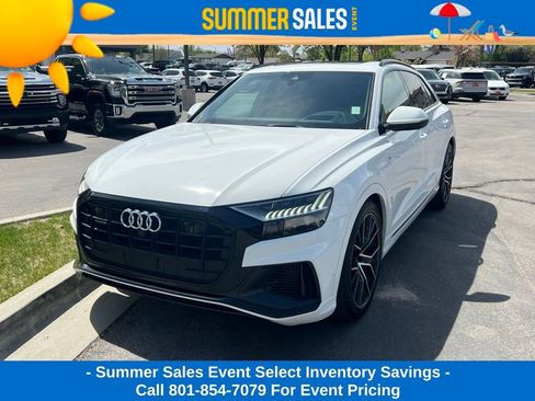 Used 2021 Audi Q8 Prestige w/ Prestige Package AWD/4WD image 2