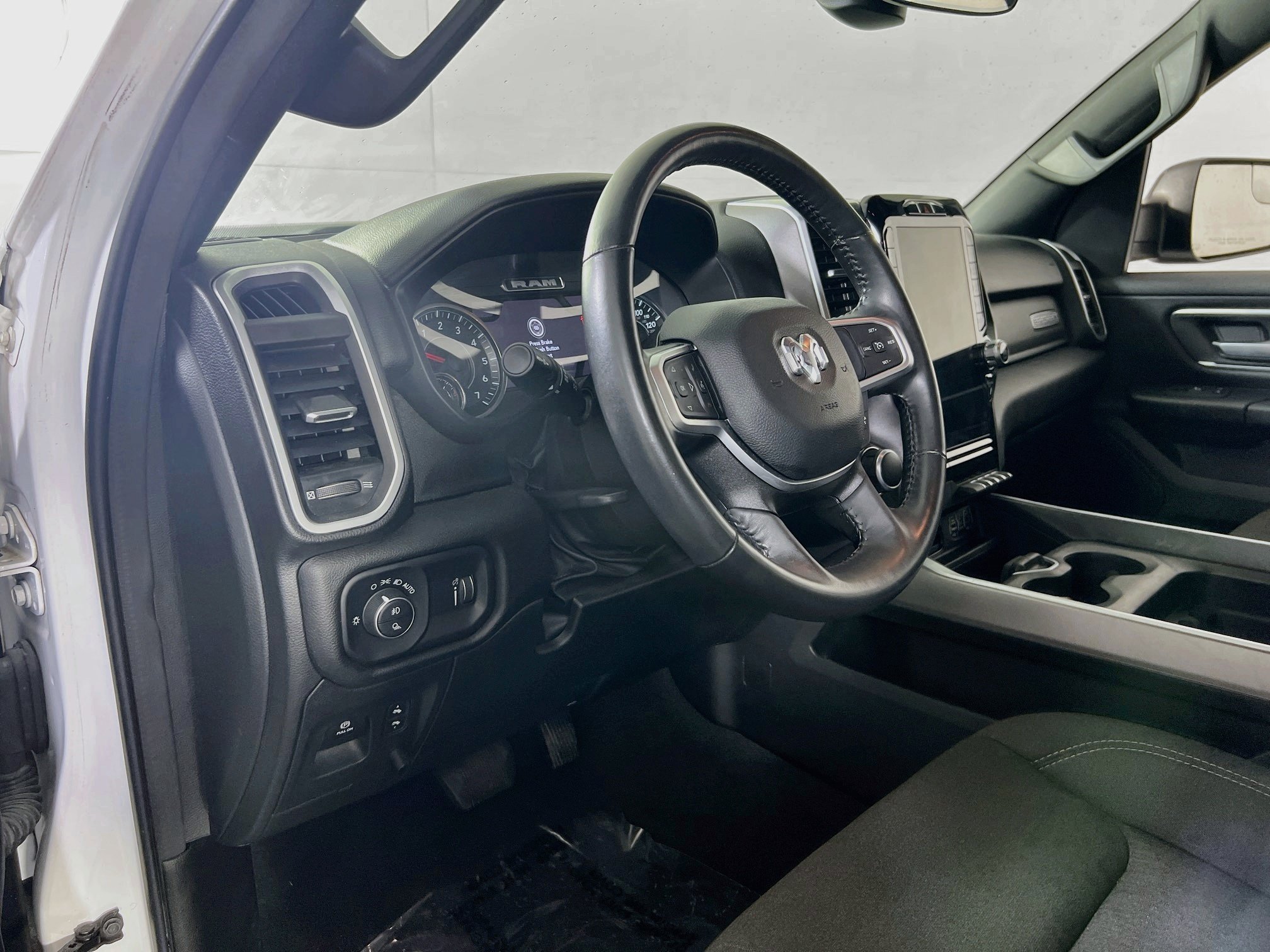Used 2023 RAM 1500 Big Horn AWD/4WD image 9