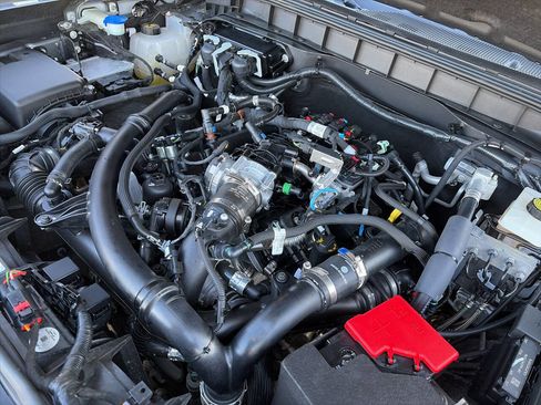 Used 2021 Ford Bronco Badlands image 16