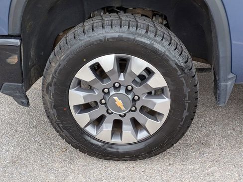 Used 2024 Chevrolet Silverado 2500 Custom w/ Custom Convenience Package AWD/4WD image 11