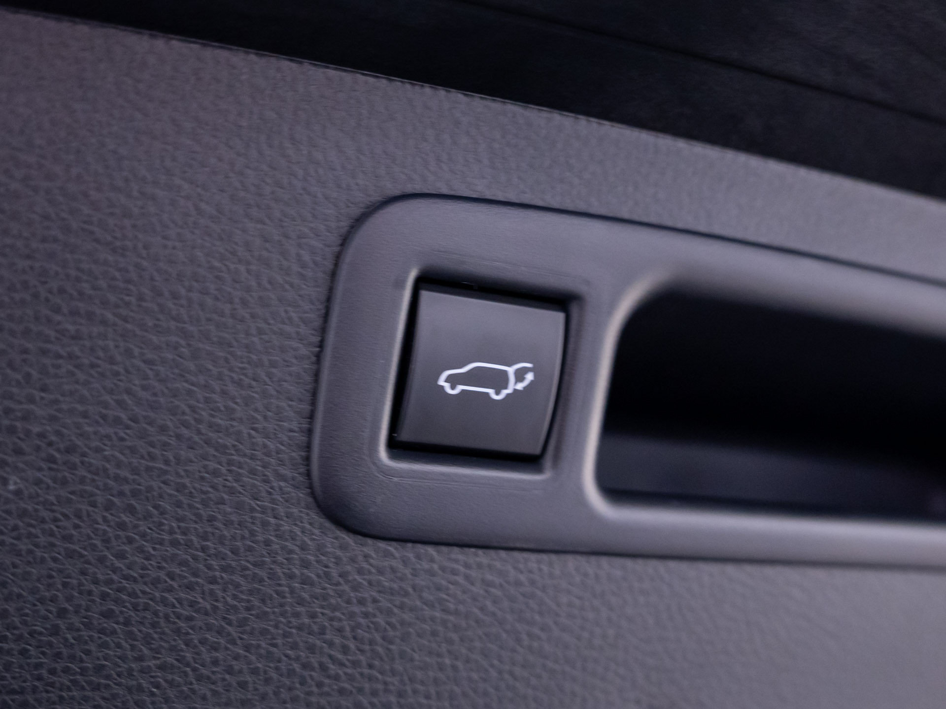 Used 2025 Toyota Highlander XLE AWD/4WD image 36