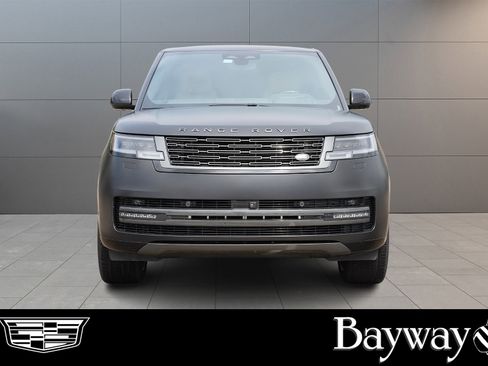 Used 2025 Land Rover Range Rover Long Wheelbase Autobiography image 2
