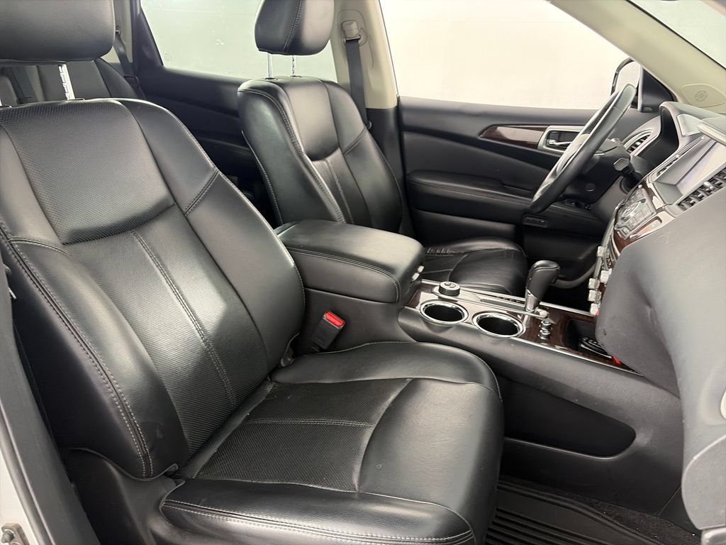 Used 2016 Nissan Pathfinder Platinum AWD/4WD image 31