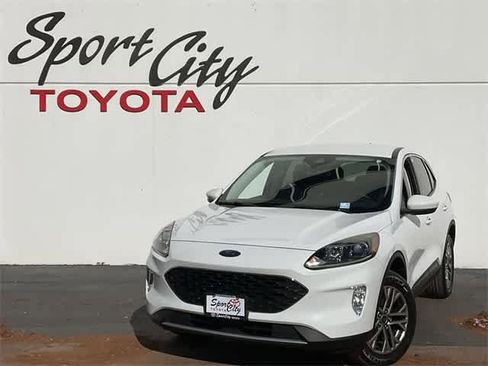 Used 2022 Ford Escape SEL image 1