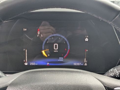 Used 2025 Chevrolet Trax LT w/ LT Convenience Package image 18