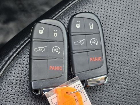 Used 2022 Jeep Compass Trailhawk w/ Trailhawk Elite Group image 39