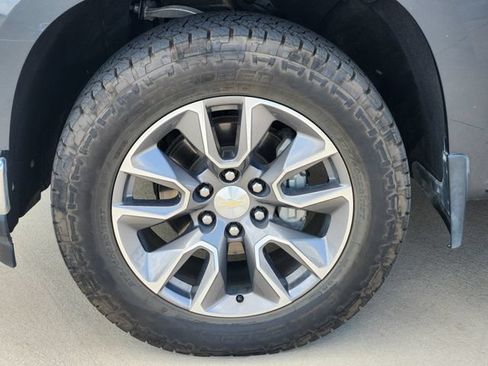 Used 2020 Chevrolet Silverado 1500 LT w/ All-Star Edition AWD/4WD image 12