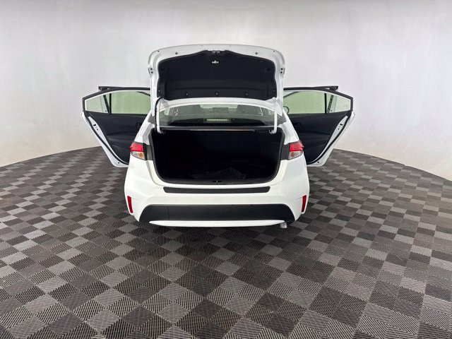 Used 2022 Toyota Corolla LE w/ Body Protection Package (TMS) FWD image 17