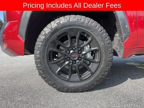 Used 2026 Toyota Tundra Limited AWD/4WD image 9