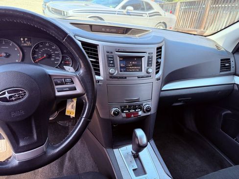 Used 2014 Subaru Outback 2.5i Premium AWD/4WD image 18