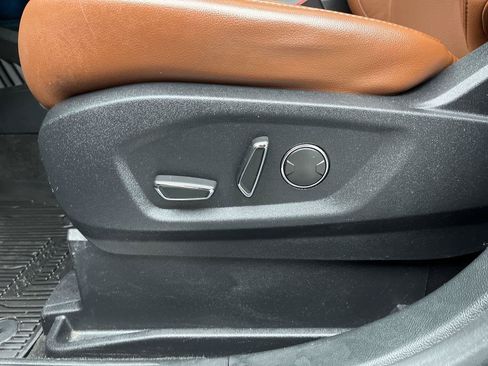 Used 2019 Ford Edge Titanium w/ Equipment Group 301A AWD/4WD image 13