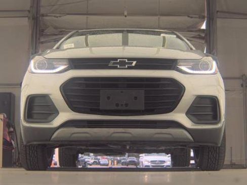 Used 2018 Chevrolet Trax LT w/ Redline Edition AWD/4WD image 2