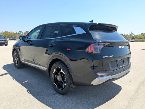 New 2026 Kia Sportage EX FWD image 7