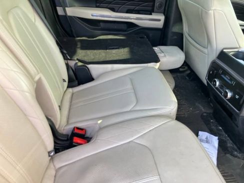 Used 2019 Ford Expedition Platinum AWD/4WD image 11