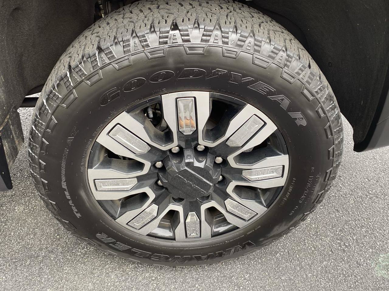 Used 2024 GMC Sierra 2500 Denali w/ Denali Reserve Package AWD/4WD image 30