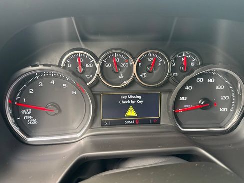 Used 2023 Chevrolet Suburban LS RWD image 15