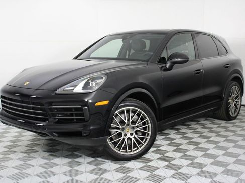 Certified 2023 Porsche Cayenne Platinum Edition image 1