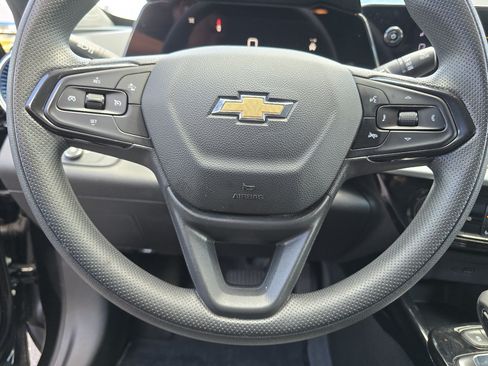 Used 2024 Chevrolet Trax LT FWD image 31