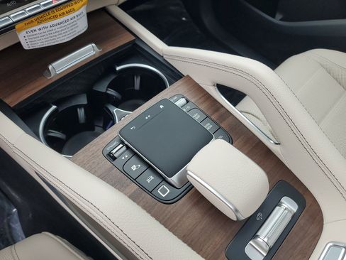 New 2026 Mercedes-Benz GLS 580 4MATIC image 34