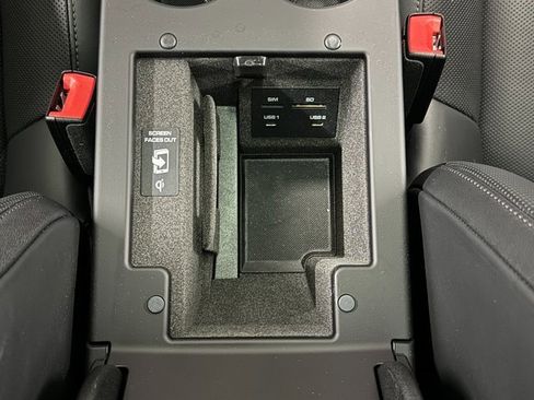 Certified 2026 Porsche Macan image 22