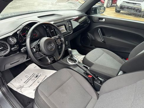 Used 2018 Volkswagen Beetle 2.0T S FWD image 12