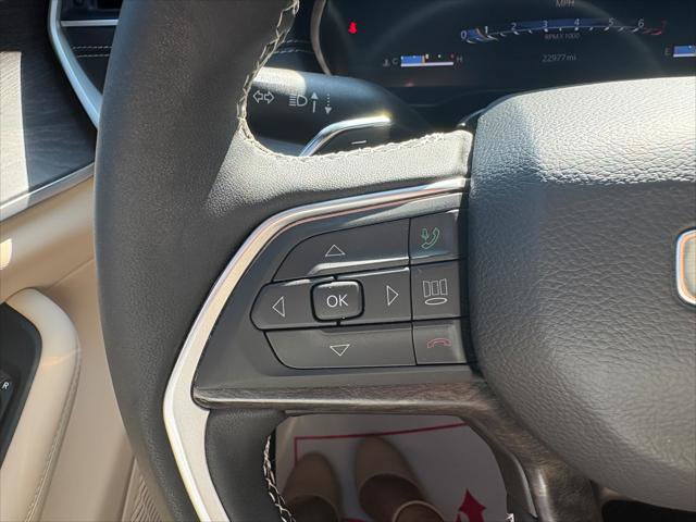 Certified 2025 Jeep Grand Cherokee Limited AWD/4WD image 17