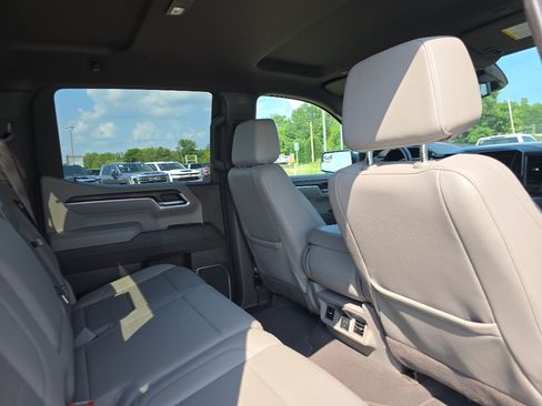 Used 2025 GMC Sierra 1500 SLT AWD/4WD image 15