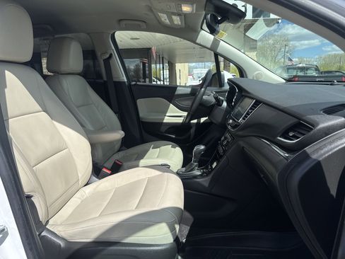 Used 2017 Buick Encore Essence AWD/4WD image 31
