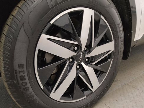 Used 2022 Kia Sorento EX w/ Panoramic Sunroof Package image 31