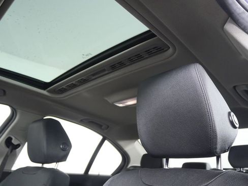 Used 2017 BMW 320i Sedan image 9