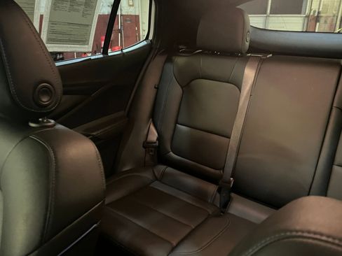 Used 2025 Buick Envista Sport Touring image 38