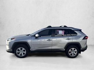 Used 2021 Toyota RAV4 LE video 2