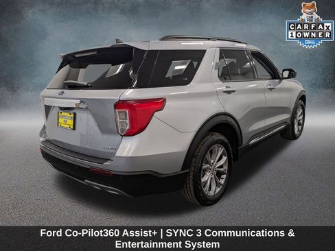 Used 2022 Ford Explorer XLT w/ Equipment Group 202A image 5