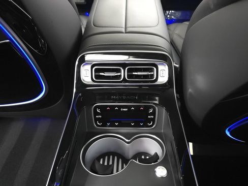 Used 2024 Mercedes-Benz Maybach S 580 4MATIC image 32