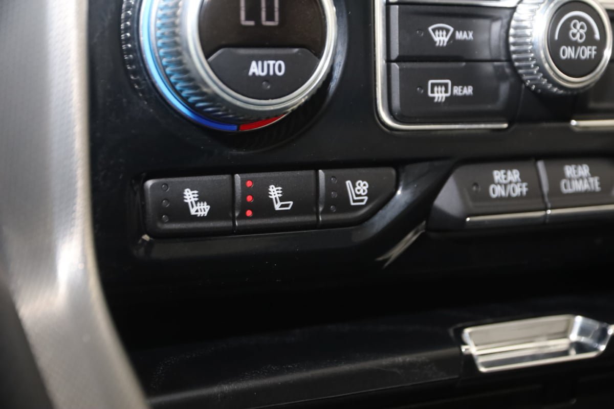 Used 2024 GMC Yukon Denali AWD/4WD image 8