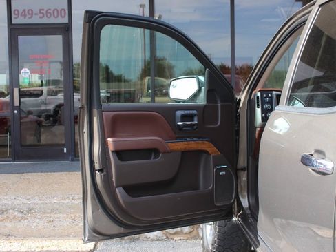 Used 2014 Chevrolet Silverado 1500 High Country w/ High Country Premium Package AWD/4WD image 11