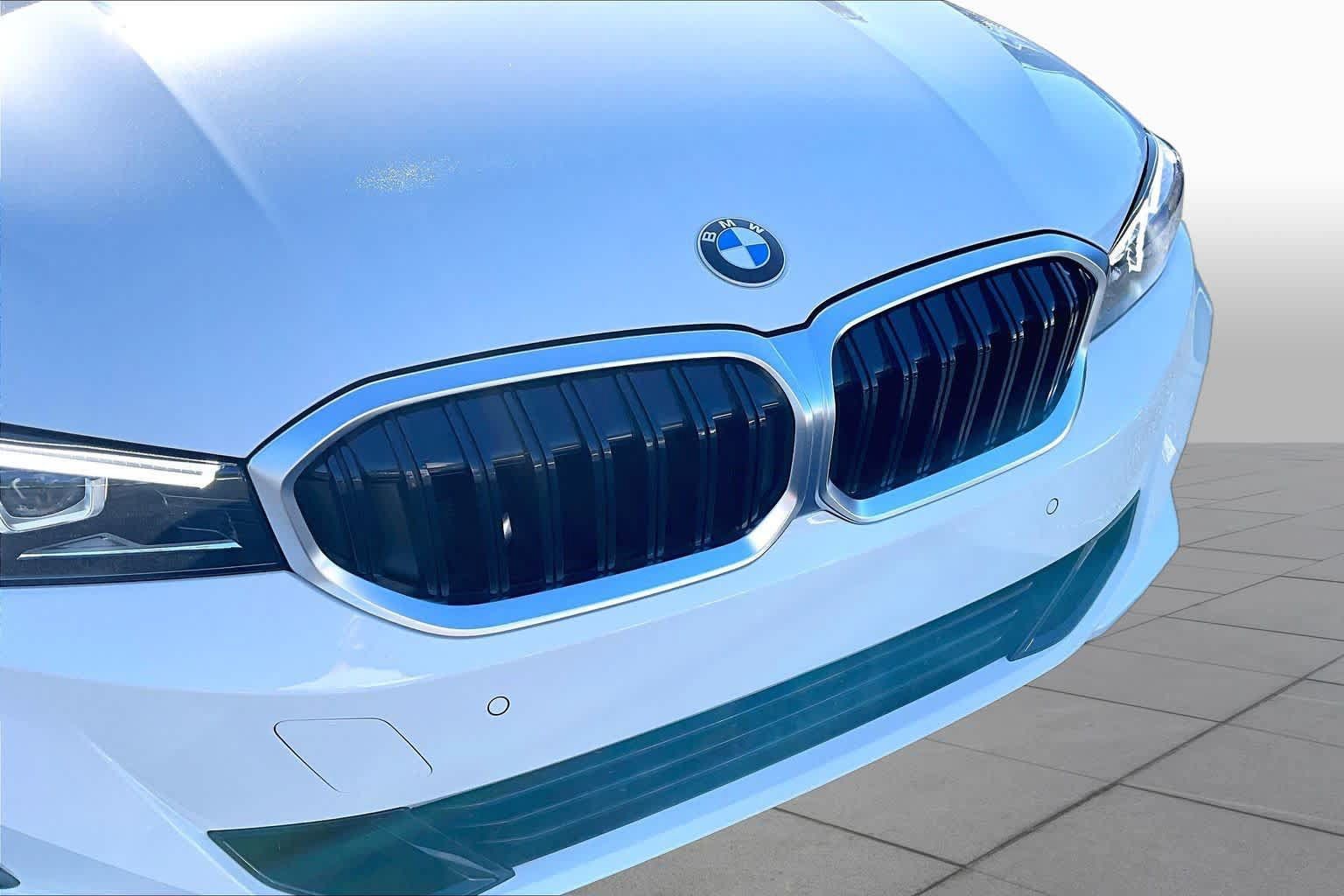 Used 2024 BMW 330i Sedan w/ Premium Package RWD image 28