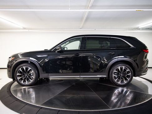 Used 2024 MAZDA CX-90 Plug-In Hybrid w/ Premium Plus AWD/4WD image 2