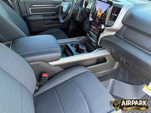 New 2026 RAM 3500 Big Horn AWD/4WD image 12