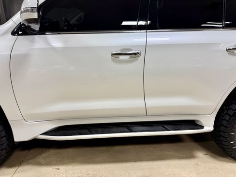 Used 2016 Lexus LX 570 4WD w/ Luxury Package image 12