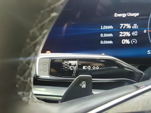 Used 2025 Cadillac Lyriq Sport AWD/4WD image 43