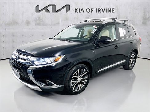 Used 2016 Mitsubishi Outlander GT image 3