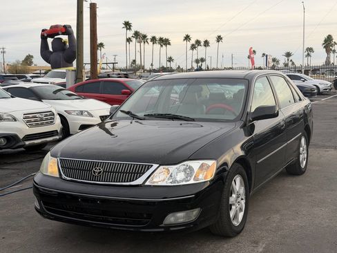 Used 2002 Toyota Avalon XLS image 1