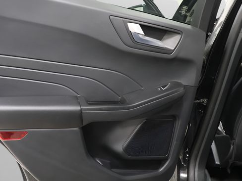Used 2025 Ford Escape Platinum AWD/4WD image 22