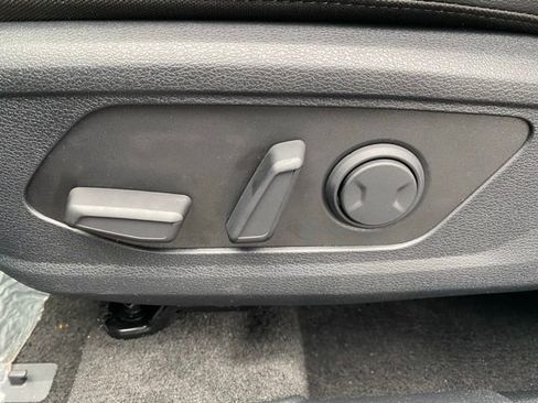 New 2025 Kia Sportage SX FWD image 16