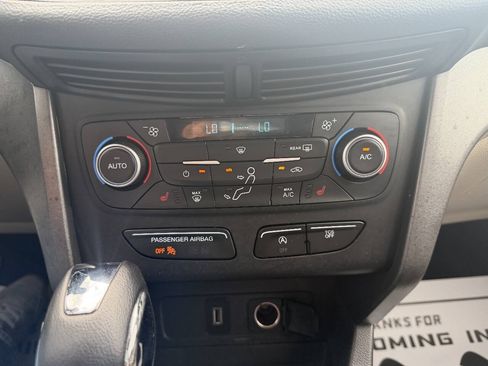 Used 2018 Ford Escape SE w/ SE Sync 3 Package FWD image 22