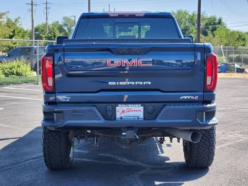 Used 2022 GMC Sierra 2500 AT4 w/ AT4 Preferred Package AWD/4WD image 4