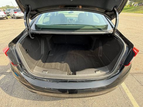 Certified 2018 Chevrolet Cruze LT w/ Convenience Package FWD image 5