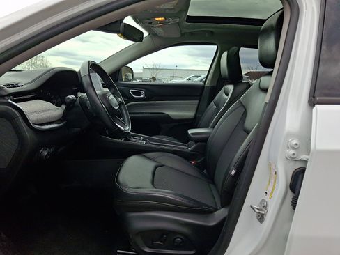 Used 2022 Jeep Compass Latitude w/ Sun and Sound Group image 14