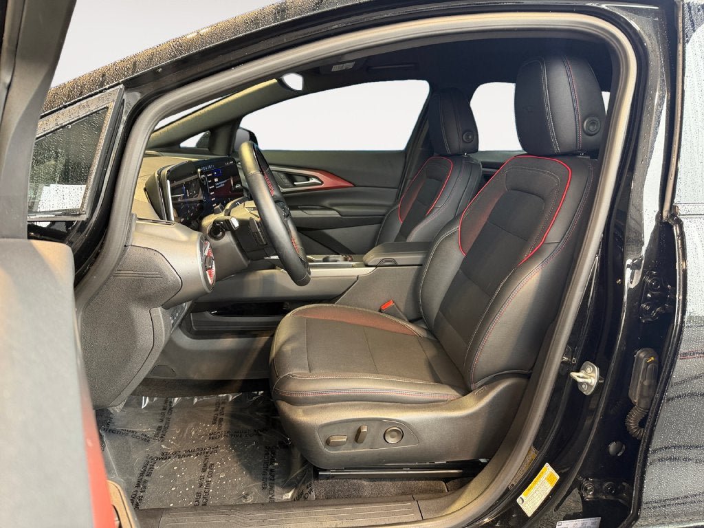 Used 2024 Chevrolet Equinox EV RS FWD image 7